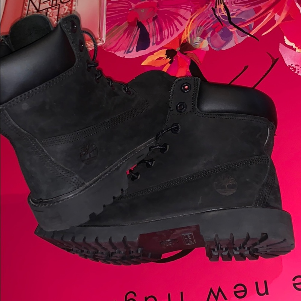 Like New black timberlands